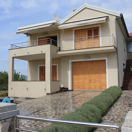 Cozy, Spacious Away From Home! Sea View