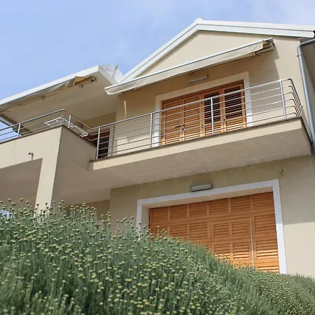 Cozy, Spacious Away From Home! Sea View